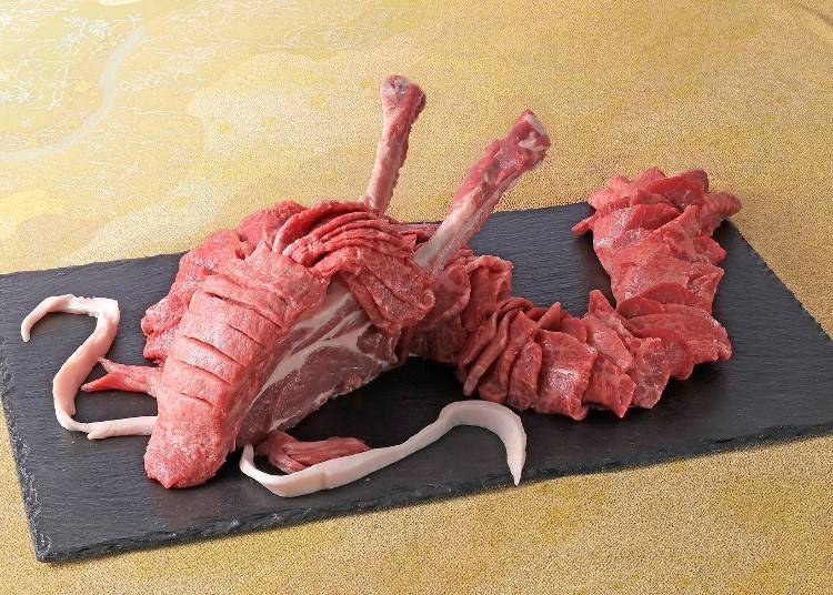 東武百貨／「仿照生肖龍裝飾的精選肉福袋Dragon Meat」15,000日圓含稅等