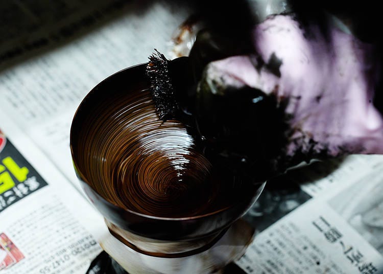 The Basecoat Process Determines the Sturdiness and Sleekness of Lacquerware