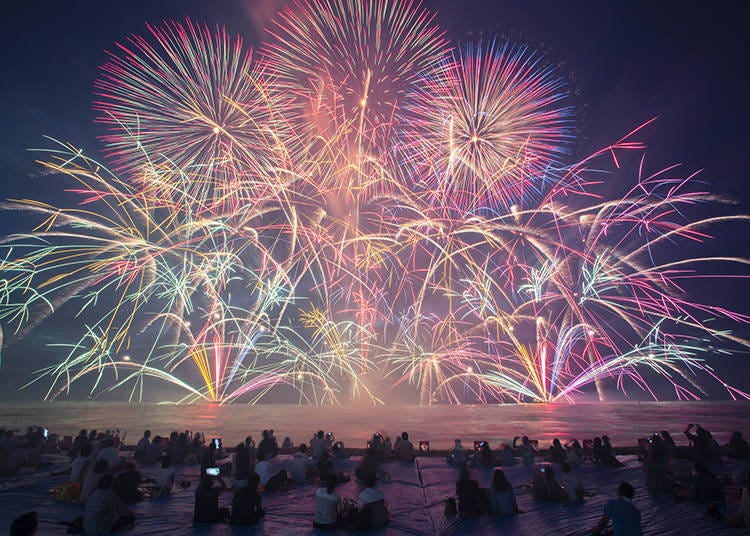 The Nagahama & Kita-Biwako Great Fireworks attract huge crowds of spectators every September (Image: PIXTA)