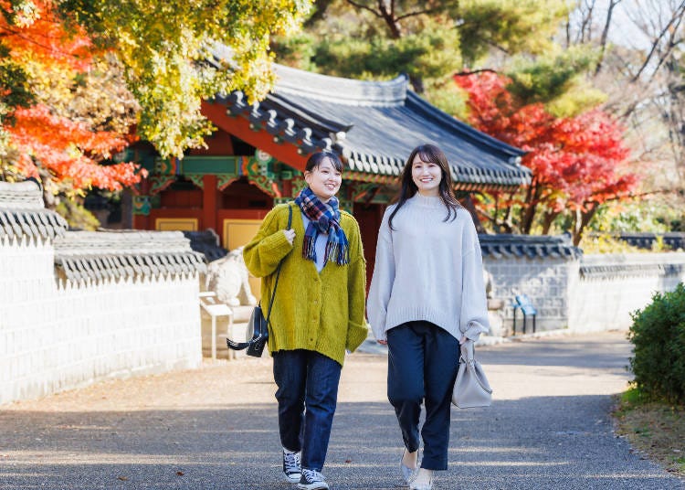 Pack for milder temperatures and sunshine in November (Image: PIXTA)