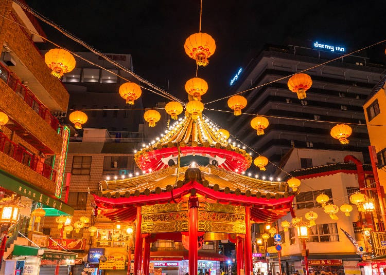 See the beautiful Chinese lanterns light up Kobe’s Chinatown district in December (Image: PIXTA)