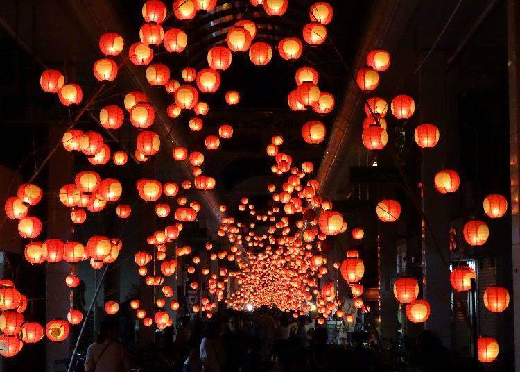 红灯笼将夏夜装点得梦幻迷人!「山口七夕灯笼祭」(山口县)