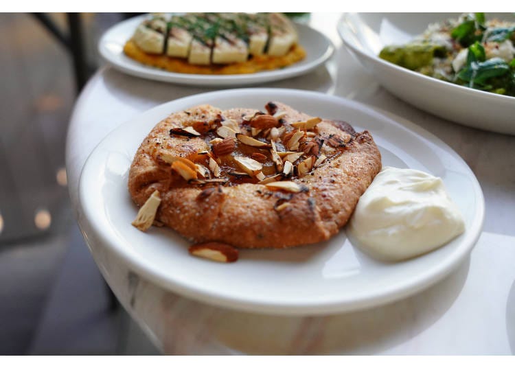 (Lacto-Ovo-Vegetarian) apple and almond saké kasu galette, crème fraîche, 1,300 yen