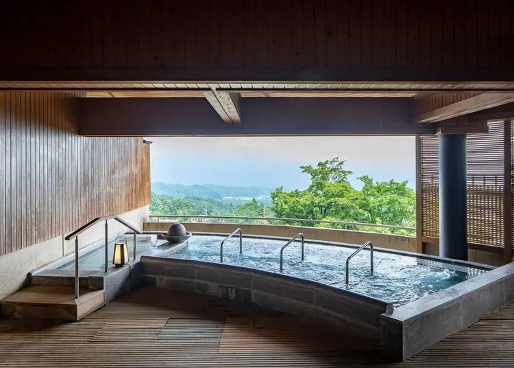 Scenic view bath at Ikaho Onsen Kogure Hotel (Photo credit: PR TIMES)