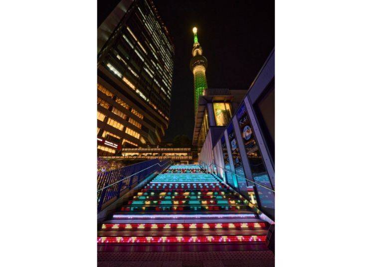 The newly introduced graphical lighting on the Solami-Zaka staircase ©TOKYO-SKYTREETOWN