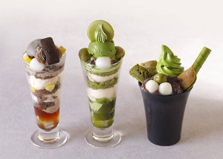 写真右から、翠泉パフェ お濃い抹茶、抹茶ケーキパフェ、ほうじ茶ケーキパフェ