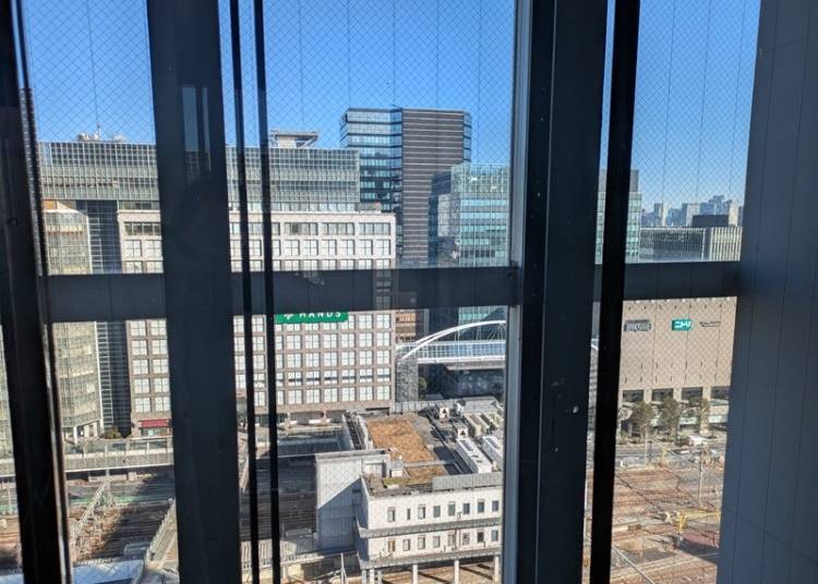 Enjoy the Tokyo Skyline from the High Floors