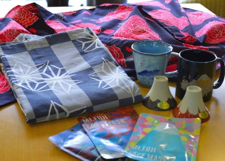 What Souvenirs Are Recommended at Hotel Green Plaza Hakone?