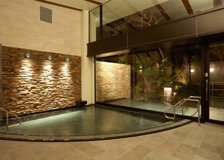Women's Public Bath (Photo: Odakyu Hotel de Yama)