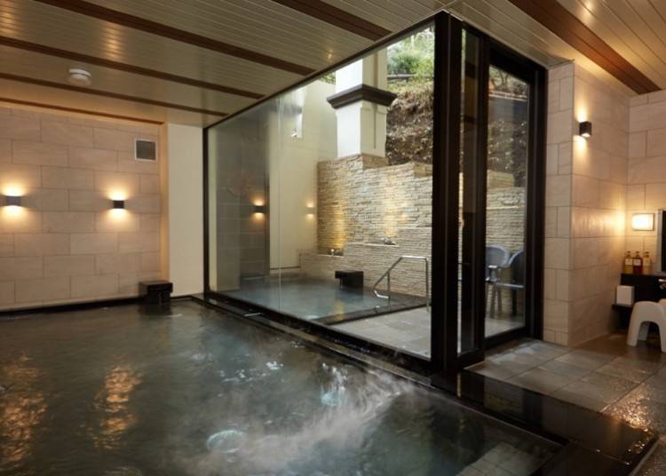Men's Public Bath (Photo: Odakyu Hotel de Yama)