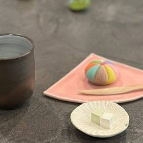 Kimono, Tea Experience and Handcraft Bonsai in Hakone Gora
Details & Bookings ▶
(Photo/activity partner: Viator)