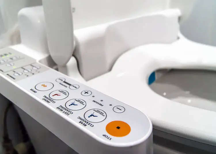 Wait - How Do You Use This Toilet?! Crazy Japanese Bathroom Situations That Shocked Tourists