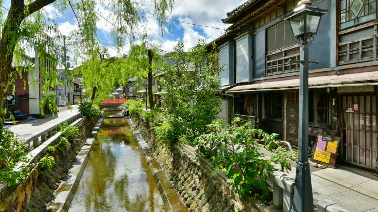 靜岡伊豆半島公路自駕之旅～逛熱海溫泉、城崎海岸、天空步道等景點，享受自然風景
