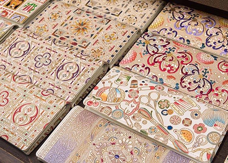 With an extensive selection of patterns, colors, and designs, Bunkoya Oozeki truly offers something for everyone.