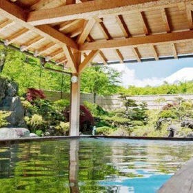 【富士山と双子湖の絶景を望むネットセレブ温泉日帰り旅】新倉山浅間公園また紅葉狩り＆山中湖日帰り
画像：Klook
