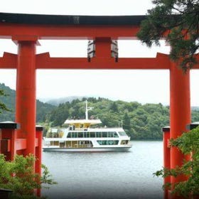 【富士山＆箱根】芦ノ湖海鳥居＆箱根神社＆箱根海賊船＆箱根ロープウェイ＆大涌谷＆山中湖＆忍野八海
画像：Klook