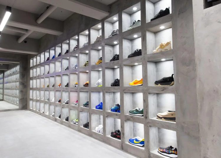 画像素材：Foot Locker atmos Japan合同会社（PR TIMESリリースより）