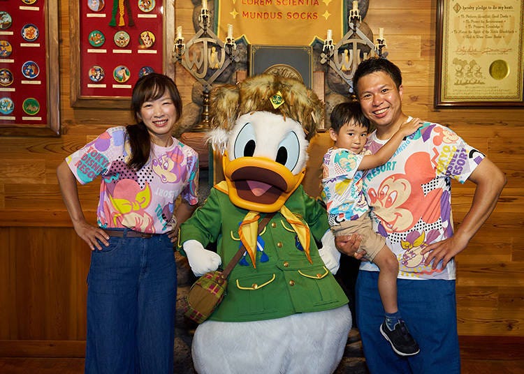 Bertemu Donald Duck di Woodchuck Greeting Trail!