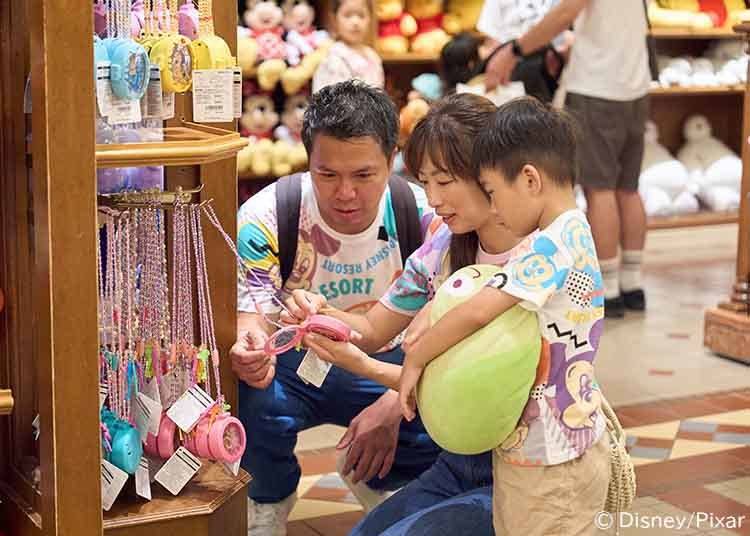 最後當然要來東京迪士尼樂園商店採買承載旅行記憶的伴手禮！