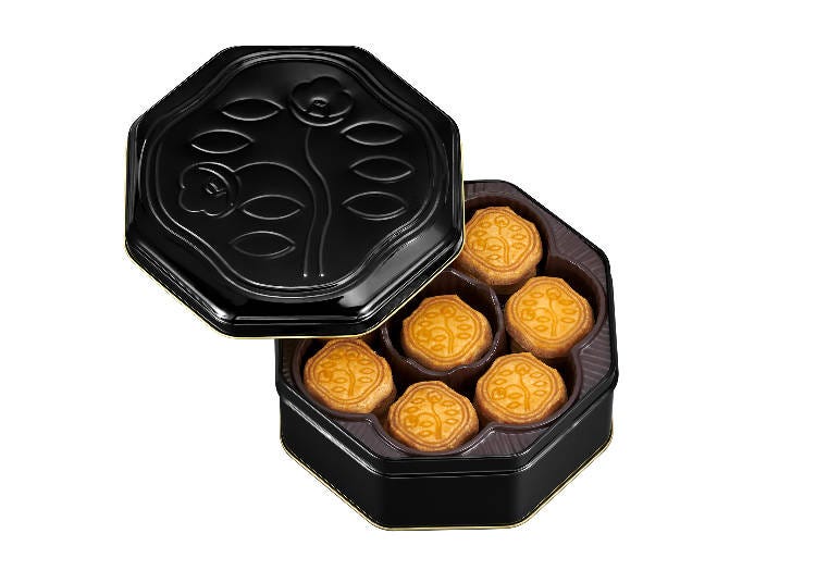 手焼き花椿ビスケット40枚入 / 5,616円(税込)画像提供:株式会社資生堂パーラー