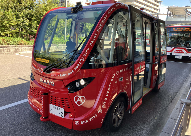 기후시 중심부를 달리는 자율주행버스 GIFU HEART BUS