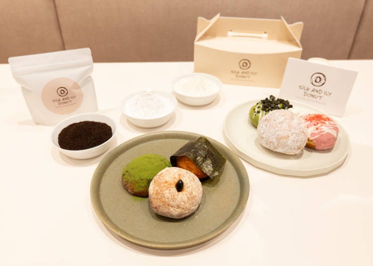 Takeout service is available as well, with boxes fitting 5 donuts.