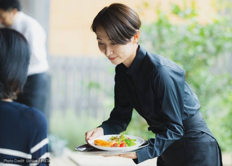 Japan Etiquette Rule #4: Cold or Considerate? In Japan, Not Bothering You Can Be the Ultimate Courtesy