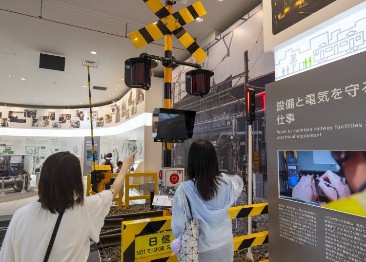 2樓展廳的平交道展示設施，照片來源：Timothy Sullivan/LIVE JAPAN編輯部