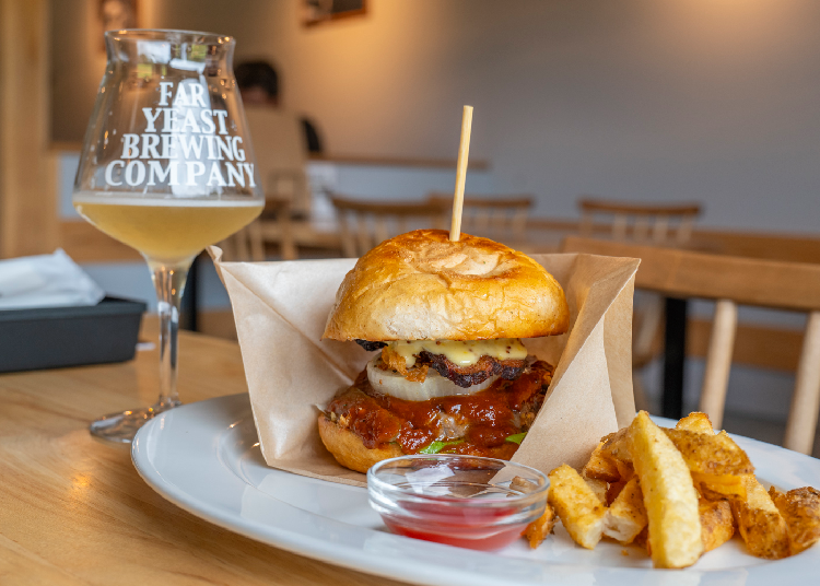 The Far Yeast Beer Adventureのハンバーガー、写真提供：LIVE JAPAN編集部 Timothy