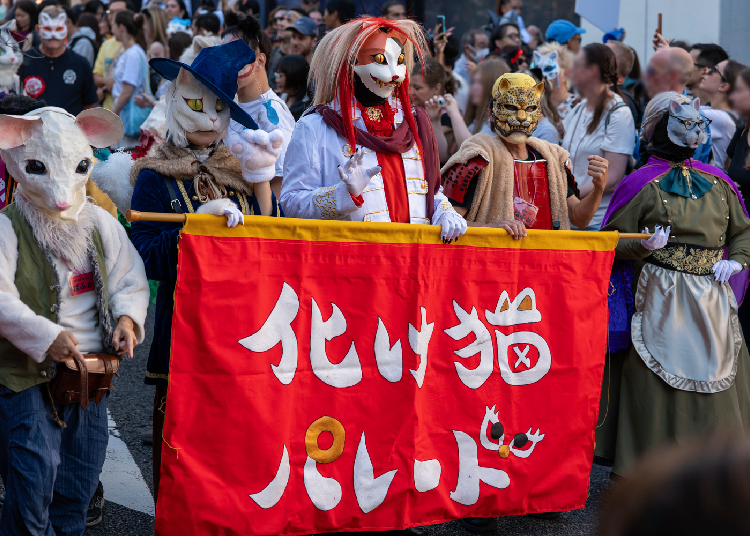 Parade yang sedang meriah (Kredit foto: Timothy Sullivan/LIVE JAPAN)