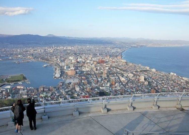 ▲ The view of Hakodate city from the roof. Magnificent!