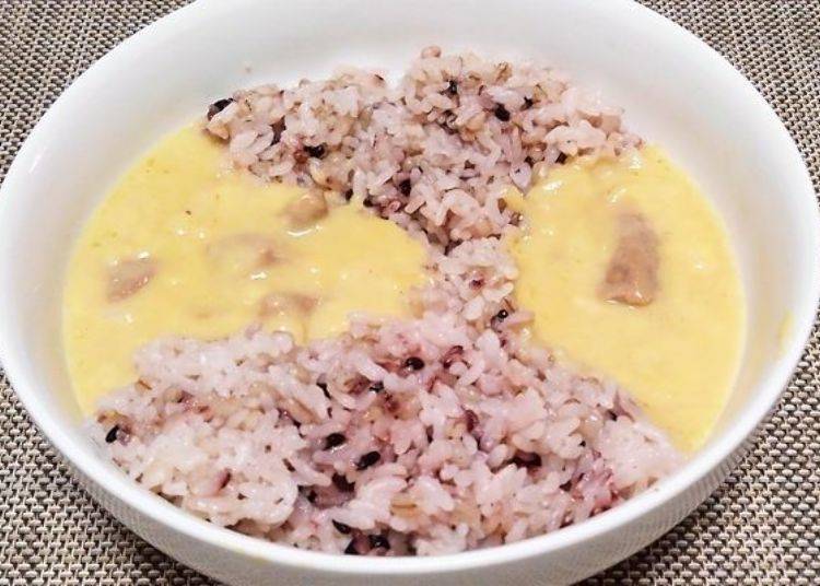 ▲ Hakodate White Lamb Curry eaten at home will bring back memories of the night view of Hakodate. The chunks of lamb look like ships floating off both coasts of Hakodate.