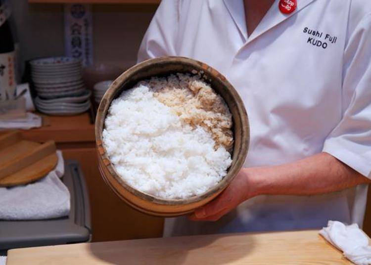 Two types of shari: the white being made with regular vinegar while the darker one is made with red vinegar and used for pickled tuna