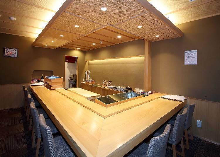 There are counter seats, as well as a private room that can accommodate up to 6 guests.