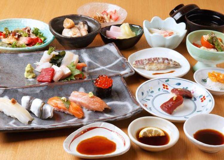 가장 인기인 [스시 후지 특선코스]. 스시로 시작해 모두 8가지 요리가 나온다. 가격은 10,800엔