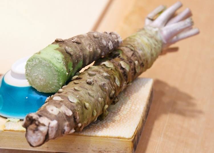 와사비는 시즈오카현 슈젠지산의 혼와사비를 사용. 매운 맛 보다도 단 맛이 느껴져 스시 맛이 배가 된다!