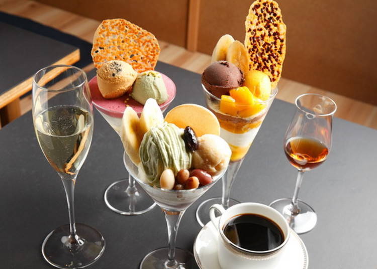 ▲从左至右的饮品，气泡葡萄酒(756日元)、黑咖啡(594日元)、Paul Giraud白兰地(1080日元)