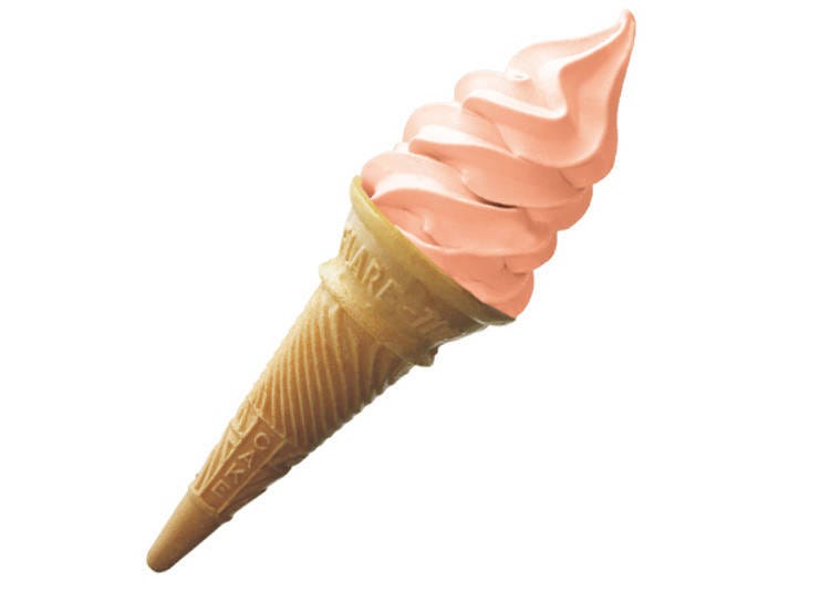 以芝樱为主的东藻琴公园特有的「芝樱冰淇淋」（300日元‧含税）。樱花口味与淡淡的粉红色让人感受到春天的到来。