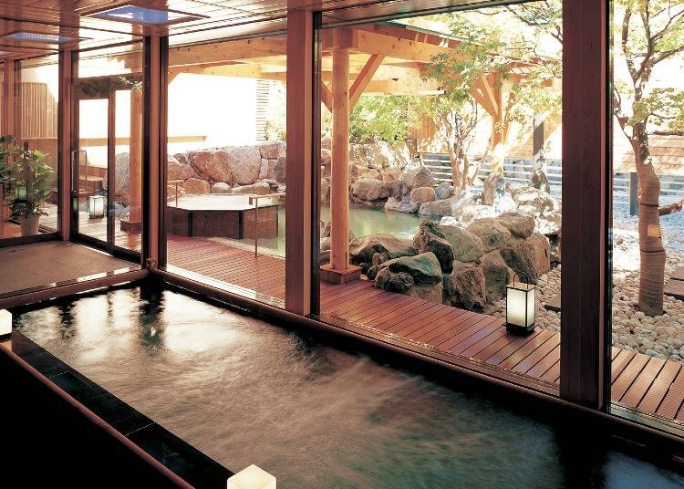 庭園風設計的露天風呂（圖片提供：哈娜末米吉日式旅館）