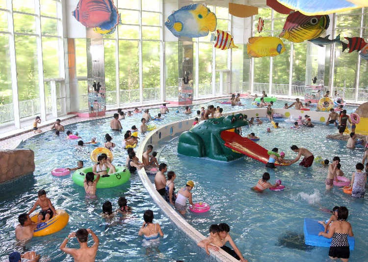 水之王國Lagoon流動式溫水游泳池適合各種年齡層遊玩（圖片提供：定山溪景酒店）