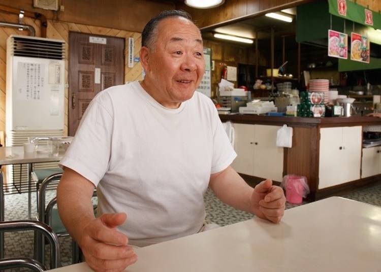 ▲ Naosumi Kato the second generation owner and son explained more about the current status of the store. He currently works at the main location of Hachiya
