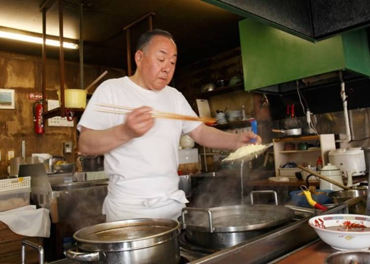 ▲ Here you will find their noodles are homemade too! Using no additives but using only wheat and brine. They only make the amount to be used each day at the factory behind the store