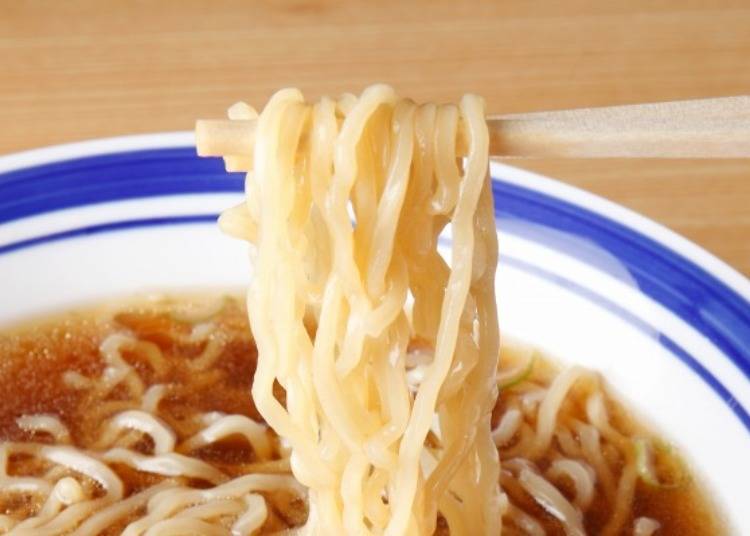 ▲ Here the color of the soup is kept light to accent these special wavy noodles