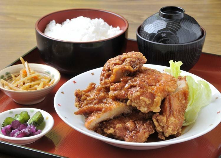 You can upgrade your 640 yen Zantare half-size dish to a meal set for an additional 350 yen.