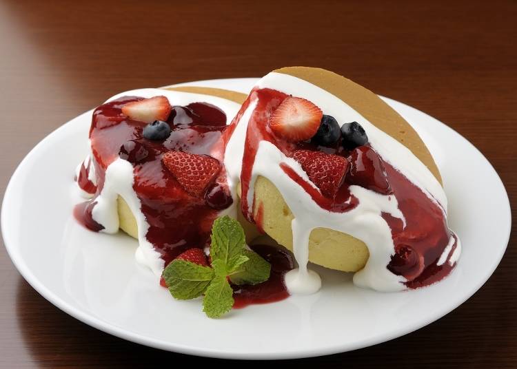 Hot Cake Berry (1,080 yen)