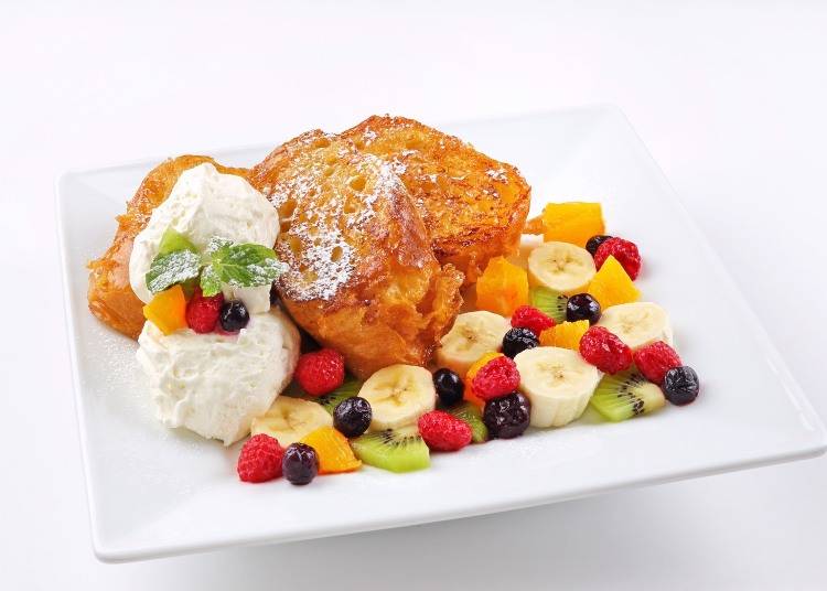 綜合水果的法式土司「フルーツパレット(Fruit pallet」（1150日圓）。滿滿的水果，可選擇鬆餅或是法式土司