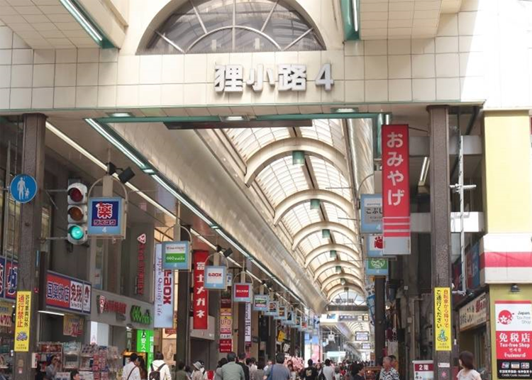 大通エリアの代表買い物スポット
老舗商店街「狸小路商店街」