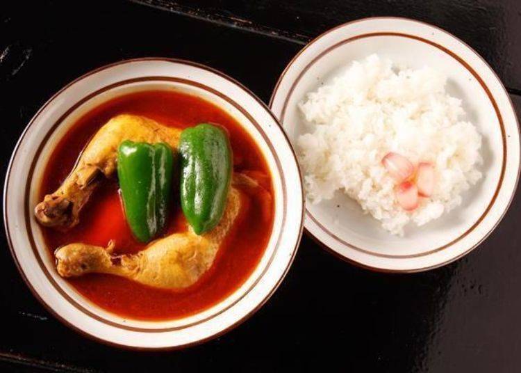 ▲Ajanta adds some rakkyo (pickled Japanese scallion) on the rice