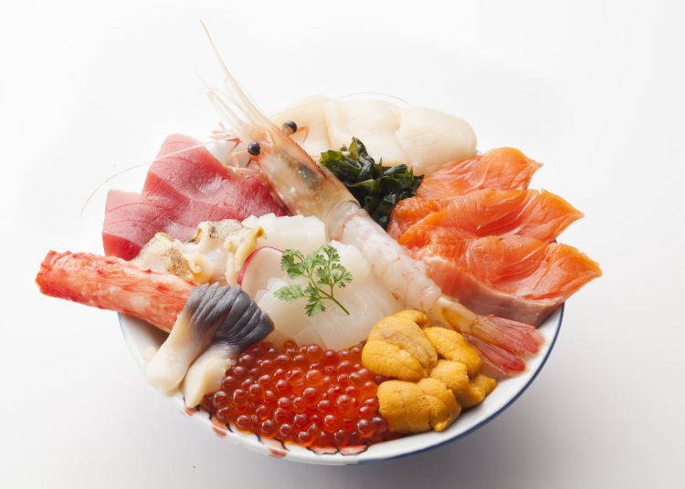 魚介があふれんばかりの海鮮丼3210円