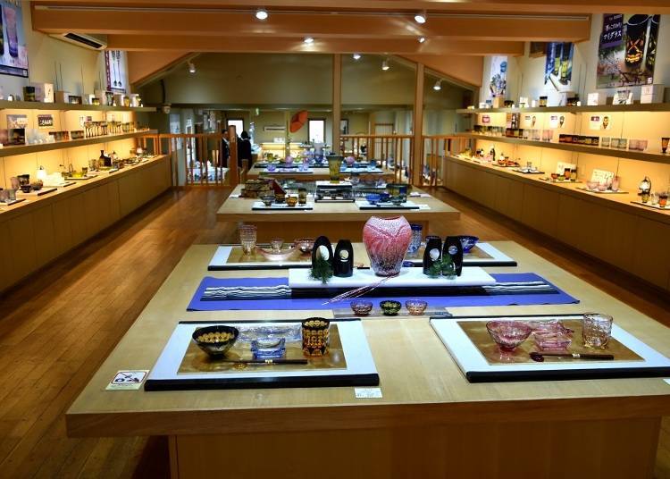 The second floor of the building has the "Japanese area." Here you can find items and instruments that arrange facets and sandblasts in contemporary style. The standard price starts at 850 yen, with high-end items ranging from tens of thousands to hundreds of thousands of yen.